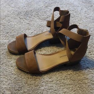 Luck brand sandals sz 3 in kids fit women’s 6